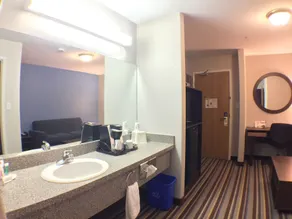 Super 8 by Wyndham Fort Frances - Bathroom