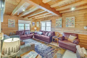 Crestline Area Vacation Rental Cabin w/ Decks! - Interiör