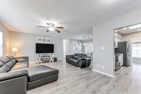 3 Mi to Venice Beach: Pet-friendly Home w/ Yard - Innenbereich
