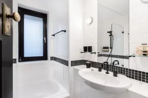 Regents Court Sydney - Bathroom