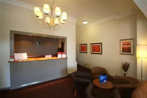 Kingstown Hotel by Greene King Inns - Rezeption