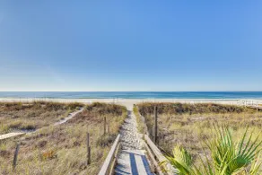 Walk to Gulf: Tranquil Home w/ Yard in Pcb! - Interiør