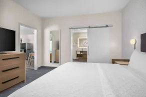 Home2 Suites By Hilton Eureka - Quarto