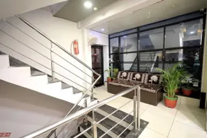 hotel season - Hall
