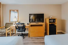 SureStay Plus by Best Western Coquitlam - Chambre