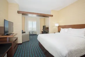 Fairfield Inn & Suites by Marriott Burlington - Zimmer