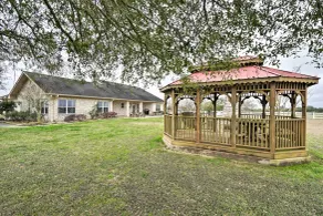 Pet-friendly Flatonia House w/ Patio & Gazebo! - Interiør