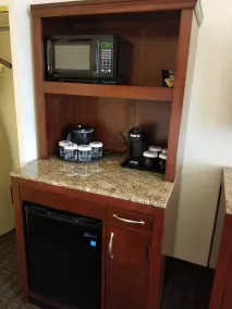 Clarion Inn & Suites Central Clearwater Beach - Chambre