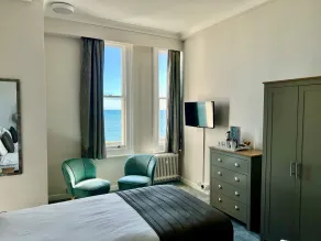 The Cumberland Hotel - Room