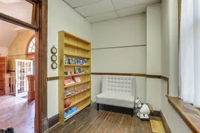 Renovated Schoolhouse w/ Piano & Private Deck! - Innenbereich