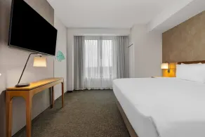 Drury Plaza Hotel Daytona Speedway - Zimmer