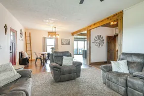 Family-Friendly Seward Home w/ Sauna & Pool! - Interiør