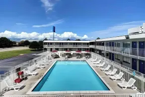 Econo Lodge Midvale - Piscine