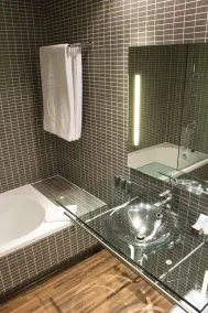 AC Hotel Madrid Feria by Marriott - Bathroom