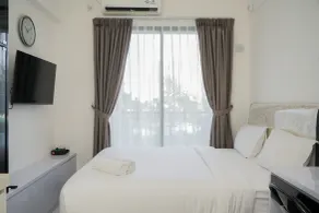 Elegant And Comfy Studio At Sky House Bsd Apartment - Room