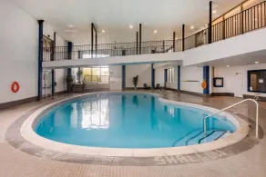 Quality Inn & Conference Centre - Piscine