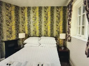 The Gillygate  - Camera