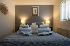 Get Away Home With Hot Tub Sleeps 4 - Room