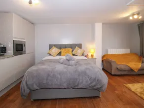 Spitfire Lodge - Room