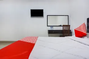 OYO Flagship 91534 Wisma Metro Permai - Værelse