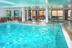 Courtyard Cleveland Airport North - Pool