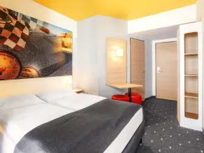 B&B Hotel Stuttgart-Zuffenhausen - Chambre
