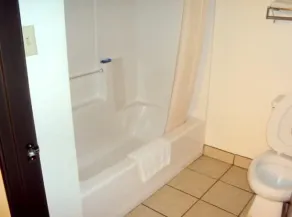 Texas Inn and Suites Lufkin - Salle de bain