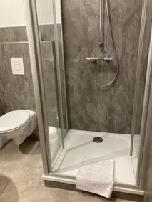Hotel Zur Henne - Banheiro