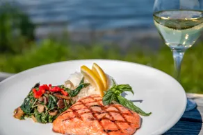 Coast Inn at Lake Hood - Restaurant