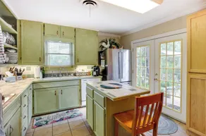 Lovely Bryan Home w/ Deck - 4 Mi to Kyle Field! - Interiör