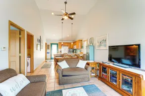 13 Mi to South Haven: Lakefront Retreat w/ Dock! - Interiør