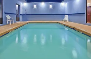 Holiday Inn Express & Suites Laurel by IHG - Piscina