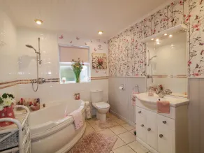 16 Whitehall Place - Salle de bain