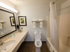 MainStay Suites Chicago Hillside - Salle de bain