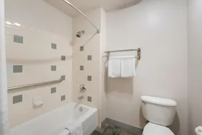Best Western Plus John Jay Inn & Suites - Salle de bain