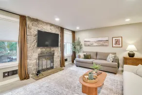 Peace & Serenity in Gresham! Sleek Home w/ Yard - Interior