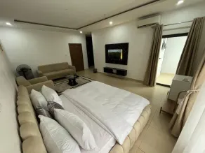O2 Contiential Suites - Room