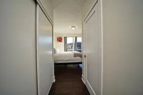 Central City Suites with Free Parking - Zimmer