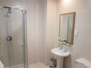 Ballyliffin Hotel - Bathroom