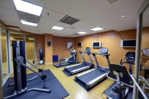 Beacon Hotel & Corporate Quarters - Salle de remise en forme