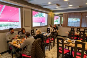 Au Primerose Hôtel - Restaurang