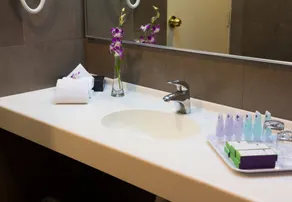Hotel Maluri - Bathroom