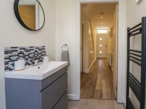 Brynmar - Bathroom