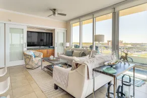 Walk to Beach: Luxury Biloxi Condo w/ Pool Access! - Innvendig