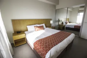 Gladstone Downtown Central Apartment Hotel Official - Room