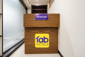 FabHotel Aarvi Inn - Réception