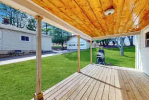 Lakefront 4BR w/ Stunning Views, Dock & Porch - Innenbereich