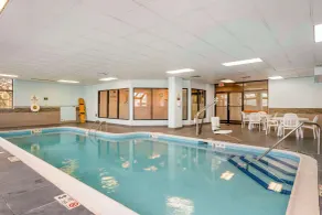 Comfort Inn & Suites Watertown - 1000 Islands - Piscine