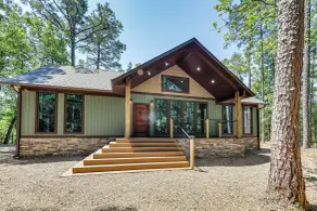 Big Cedar Vacation Rental w/ Deck & Hot Tub! - Innvendig