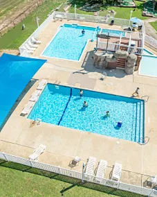 Summit Vacation and RV Resort - Piscina